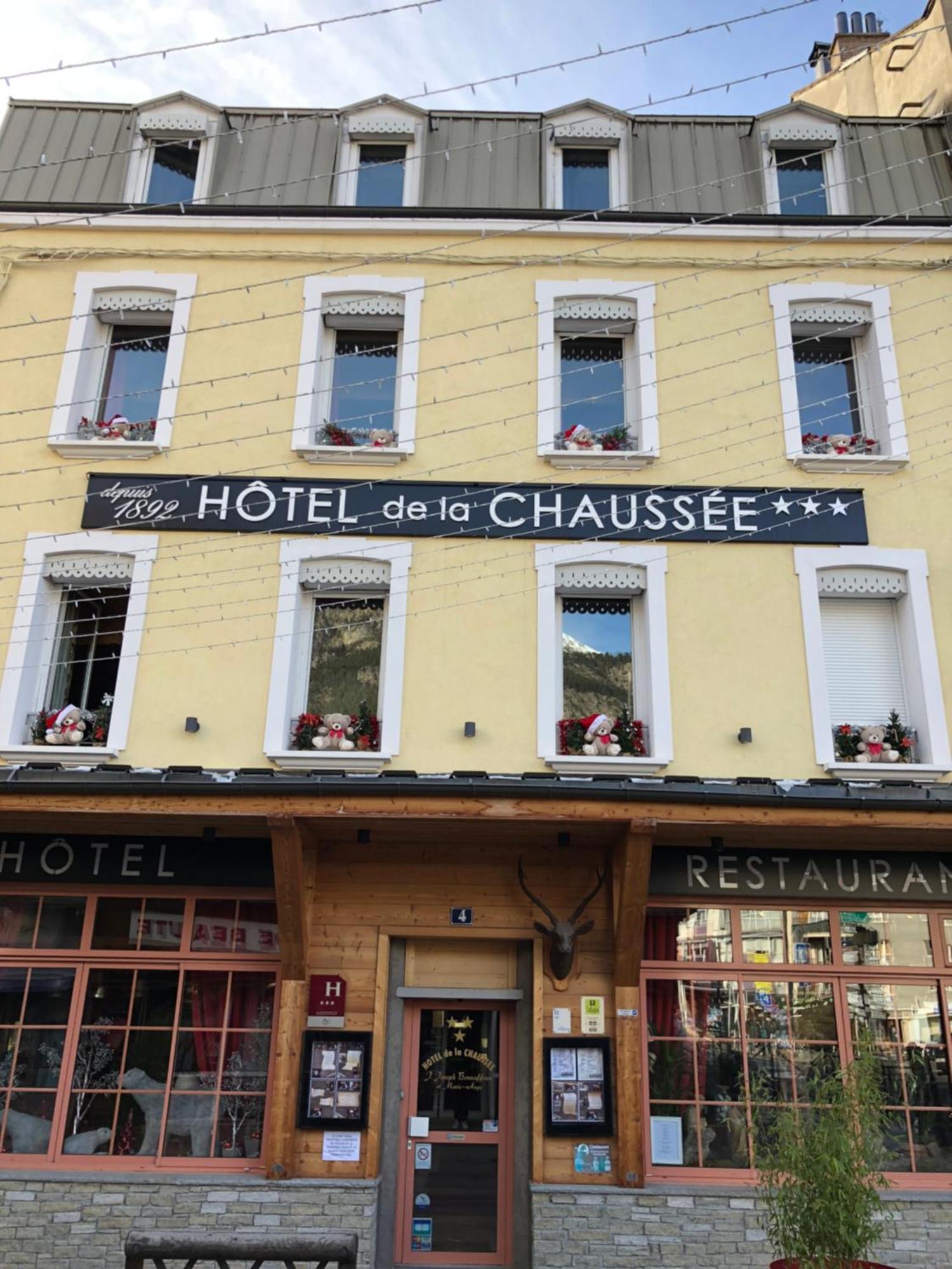 Hotel Restaurant De La Chaussee Briançon Exteriör bild