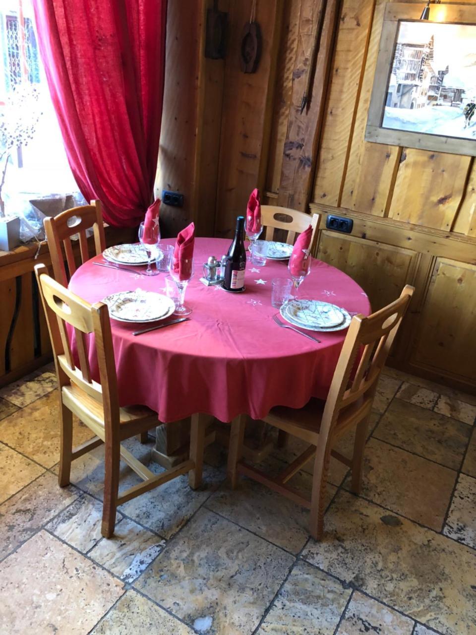 Hotel Restaurant De La Chaussee Briançon Exteriör bild