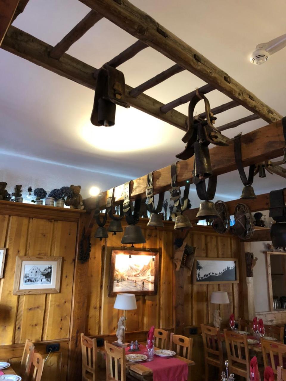 Hotel Restaurant De La Chaussee Briançon Exteriör bild